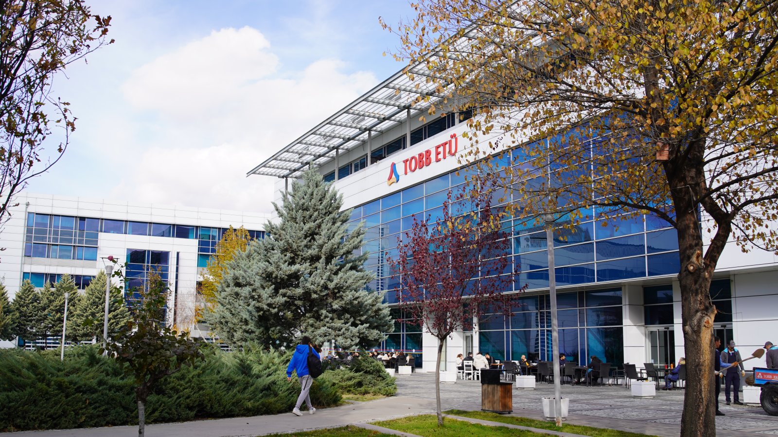 Uluslararası Girişimcilik Bölümümüzden Büyük Başarı: 5 Yıllık Tam Akreditasyon